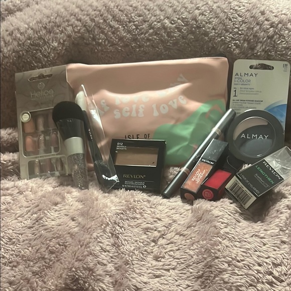 Revlon Other - Makeup 10 piece Bundle